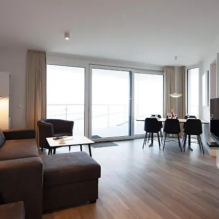 Exklusive Promenadenvilla Mit Seeblick * Wendtorf